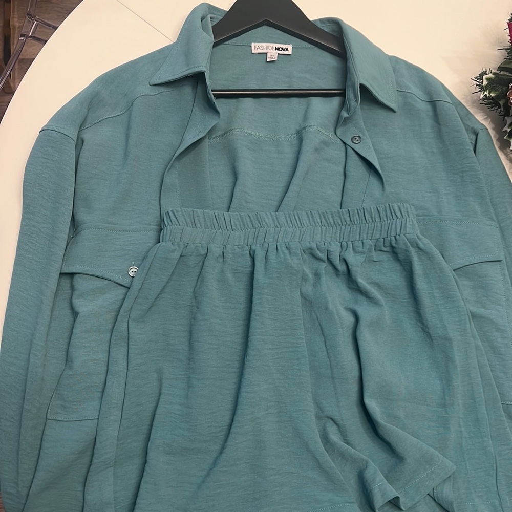 Fashion Nova button down & short set size XS